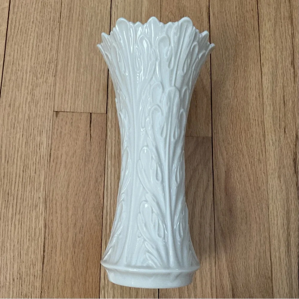 Vintage 80s Lenox Classic Off White Porcelain Woodland Leaf Pattern Vase/Pitcher